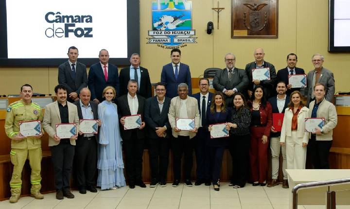 11 profissionais da comunicação em Foz do Iguaçu receberam o Prêmio Destaque da Imprensa
