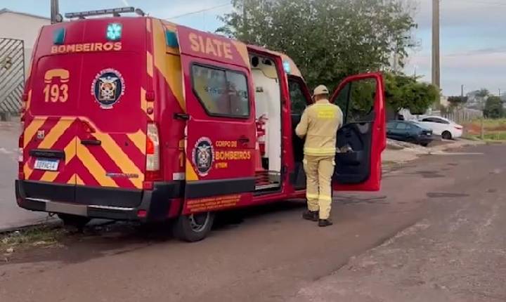 Bebê de 25 dias se engasga com leite materno