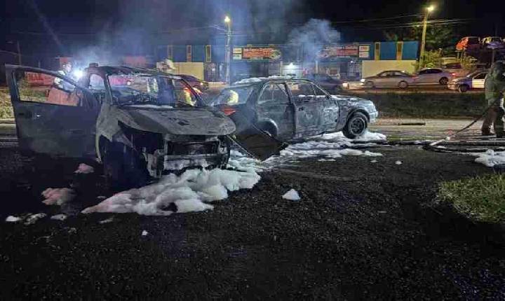 Grave acidente termina com carro destruído pelo fogo e homem gravemente ferido