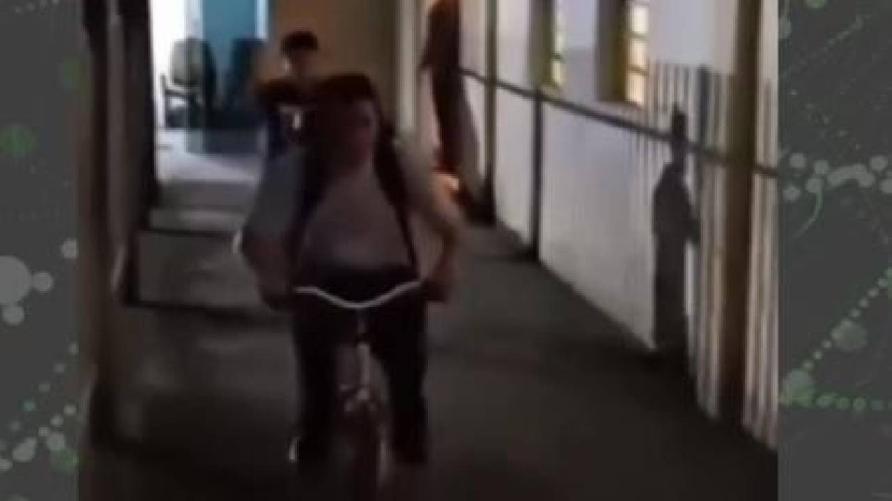 Padre zueiro viraliza nas redes sociais de jovens fiéis no Paraná