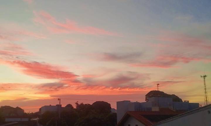 PREVISÃO DO TEMPO: Quinta-feira terá calor e ventos fortes antes da chegada da chuva