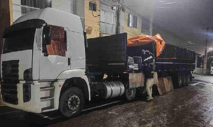 PRF apreende mais de 2,3 toneladas de maconha em carreta na BR-277