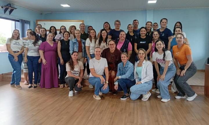 Santa Helena inicia nova turma de formação em leitura e escrita para professores