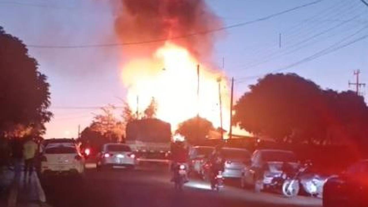 Solidariedade une comunidade após família de Entre Rios do Oeste ter casa consumida por incêndio