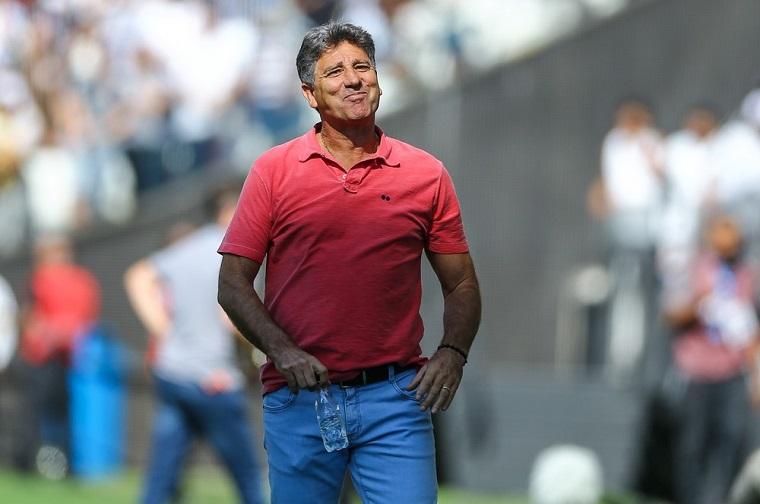 Renato aprova atuação de titulares e minimiza derrota em teste sem Arthur