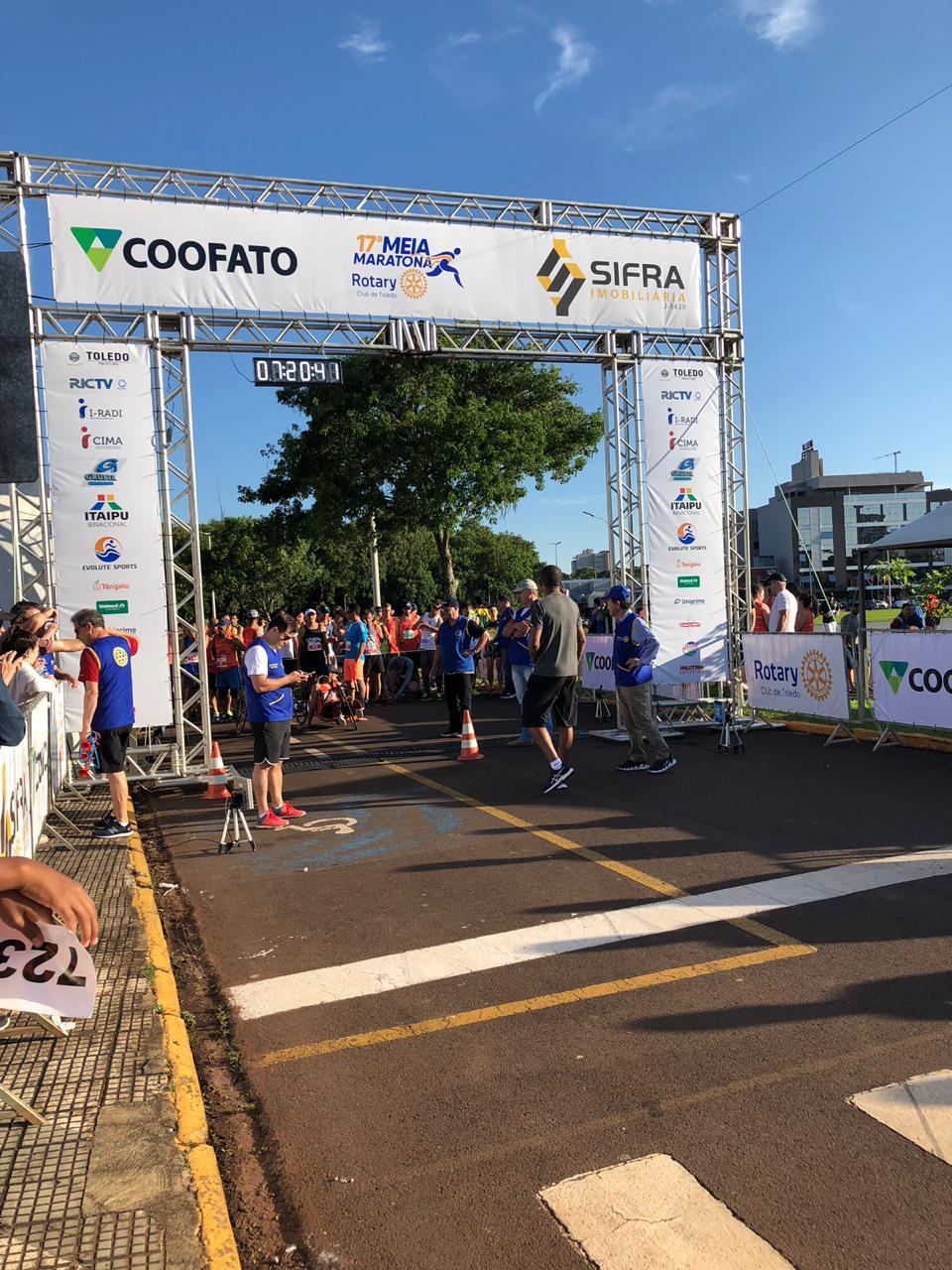 Atletas representam Santa Helena na 17ª Meia Maratona do Rotary Club de Toledo