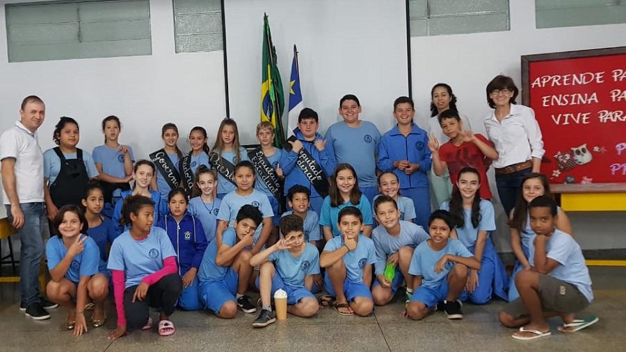 Em véspera do segundo turno para presidente, escola empossa eleitos no projeto ELEIÇÕES; CIVISMO, ÉTICA E CIDADANIA