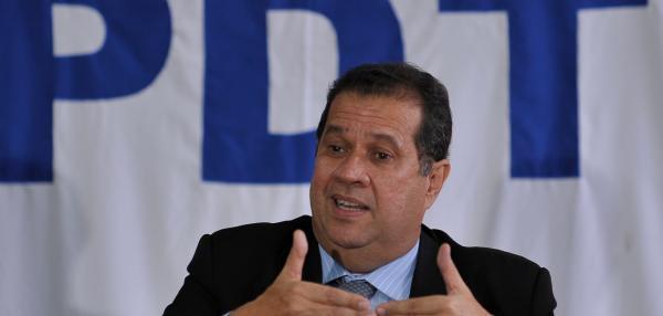 PDT vai pedir anulação da eleição por compra de pacotes do WhatsApp para Bolsonaro