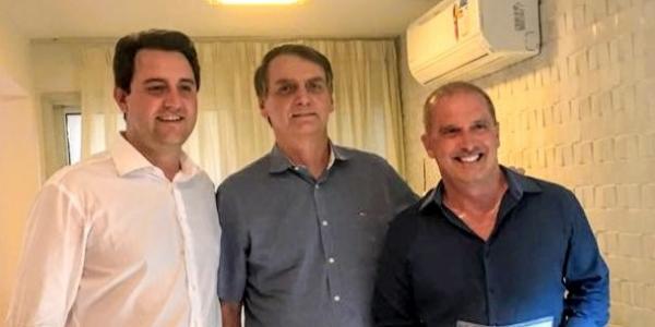 Ratinho Jr visita Bolsonaro e promete mobilizar aliados para apoiar candidato no PR