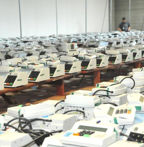 TRE arquiva processo que questionava urnas eletrônicas
