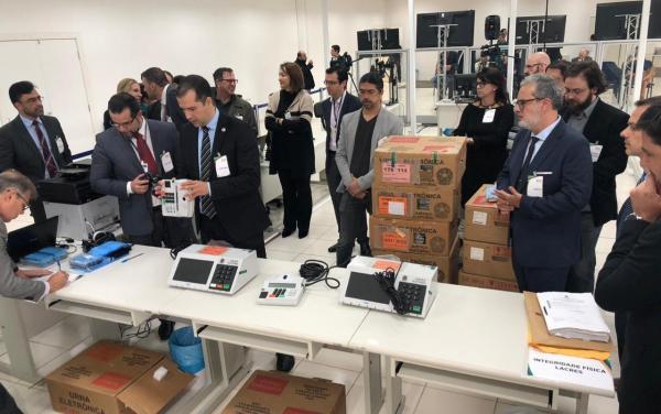 Urnas eletrônicas do Paraná passam por auditoria no Tribunal Regional Eleitoral