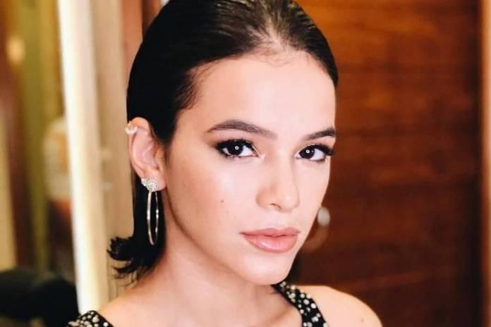 Bruna Marquezine curte festa de Halloween inspirada no filme ‘Uma Linda Mulher’
