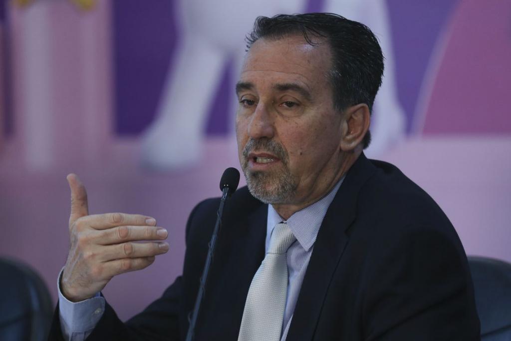 Ministro da Saúde quer que médicos oriundos do Fies substituam cubanos