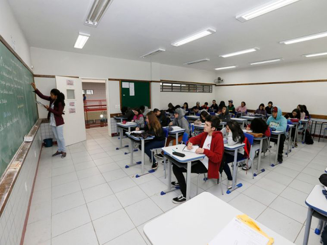 Rematrículas na rede estadual de ensino iniciam segunda-feira