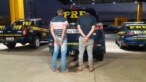 PRF realiza apreensão de drogas e detém quatro pessoas em Cascavel