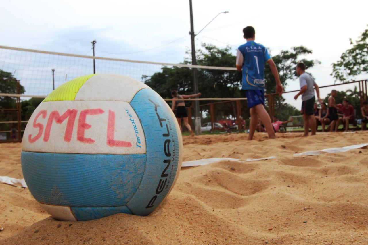 Atividades esportivas de verão agitam o balneário de Santa Helena nos finais de tarde