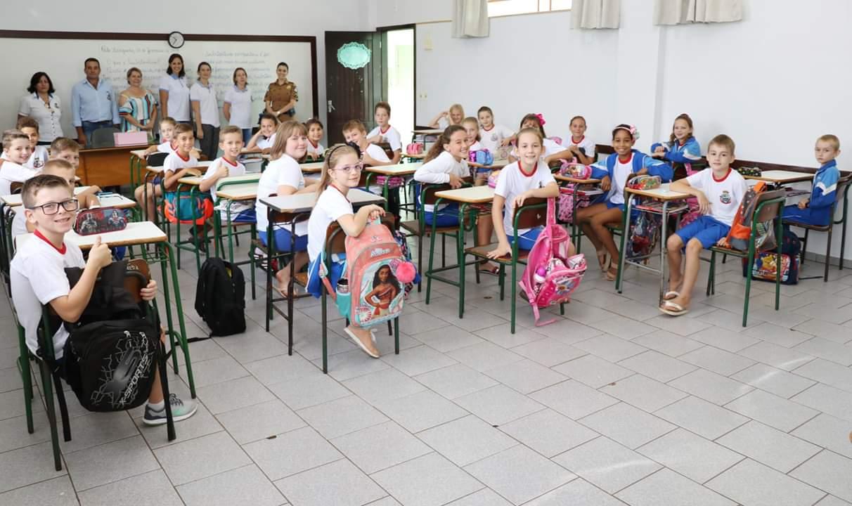 Aulas do Proerd começam a ser aplicadas em Pato Bragado