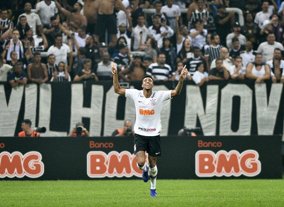 Gustagol diz que viu vídeos de Volpi saindo estabanado do gol