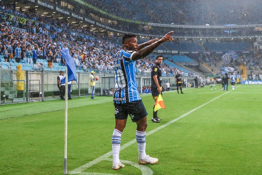 Marinho aproveita voto de confiança do Grêmio e 