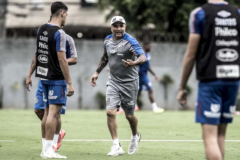 Sampaoli estuda escalar reservas do Santos no clássico contra o Palmeiras