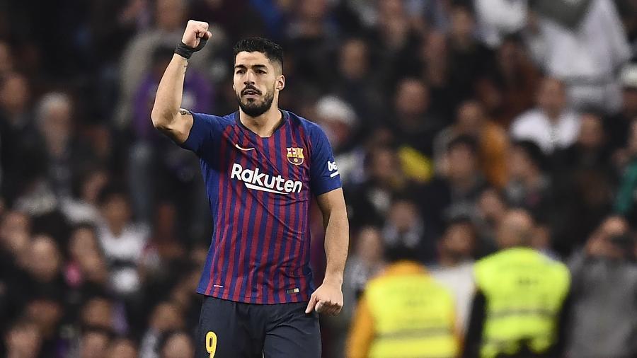 Suárez ofusca Vinícius Jr., Barcelona faz 3 no Real e avança na Copa do Rei