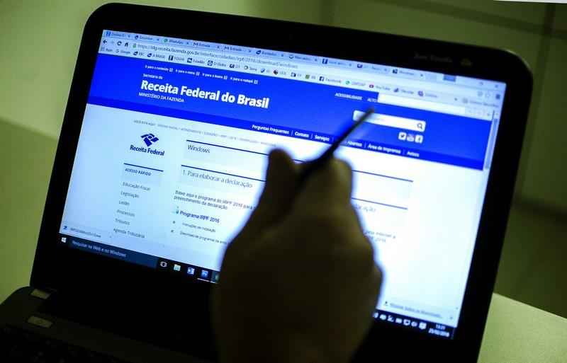 Contribuinte pode aproveitar feriado para preparar declaração do IR