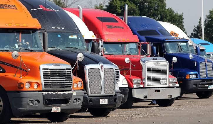 Estados Unidos: Falta de motoristas chega a 65 mil e salários a US$ 250 mil ao ano