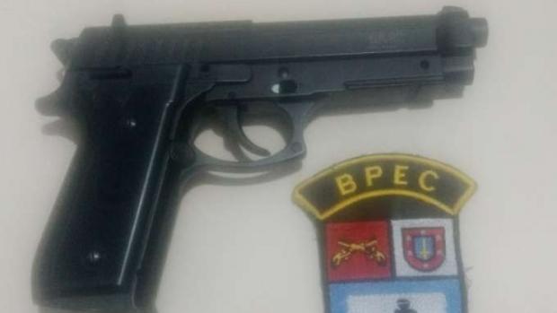 Jovem causa pânico com arma de brinquedo em escola de Foz do Iguaçu