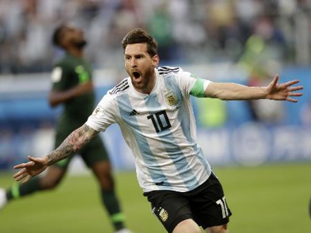 Messi é convocado por Scaloni e está de volta à seleção da Argentina
