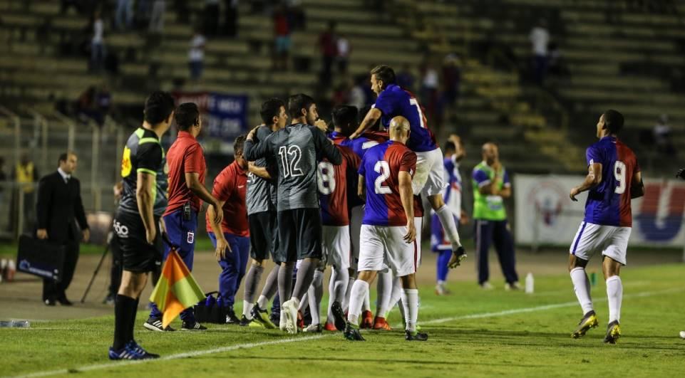 Paraná Clube derrota Cascavel CR e segue vivo na briga por vaga nas semifinais