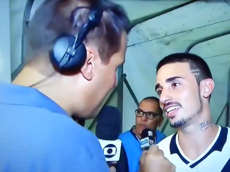 Vascaíno Galhardo discute com repórter do SporTV após empate em