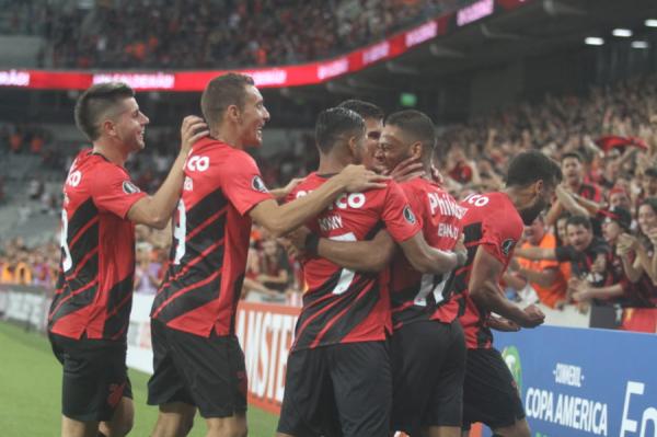 Veja os gols do Athletico na vitória sobre o Jorge Wilstermann
