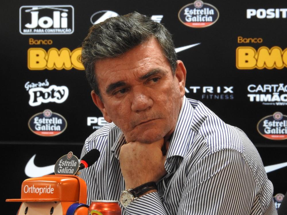 Andrés diz que Corinthians não jogará primeira final se vidro do ônibus for quebrado no Morumbi