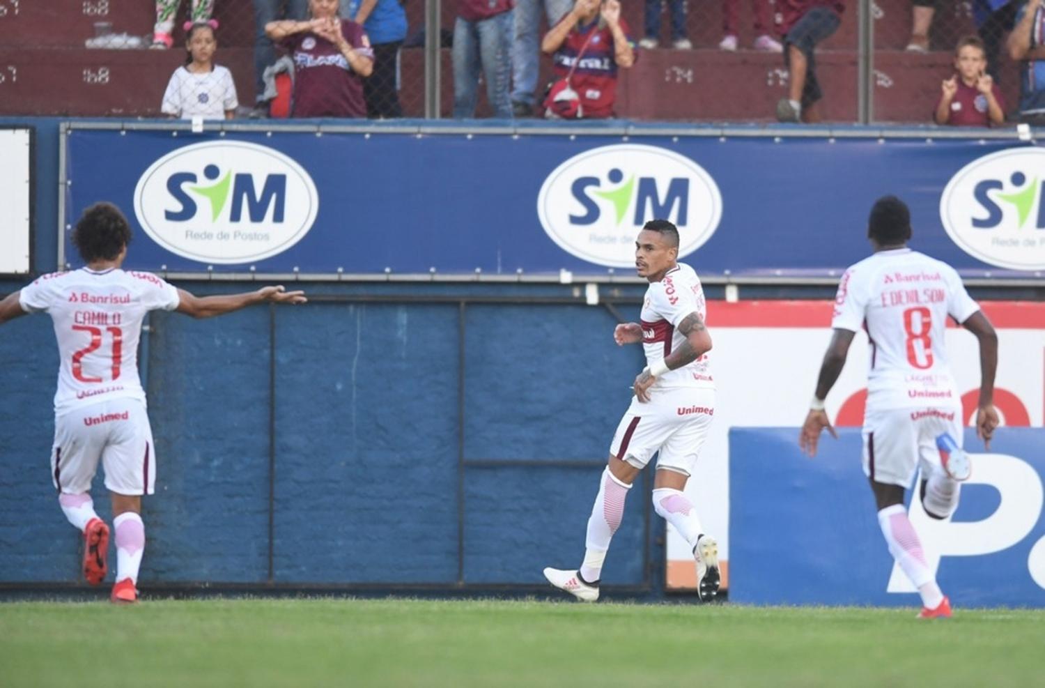 De fora da lista a decisivos: Camilo e Jonatan Alvez renascem no Inter, mas têm futuro em aberto