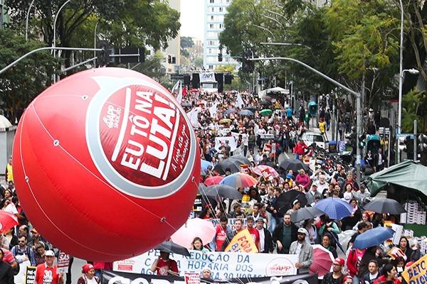 Professores da rede estadual do Paraná confirmam paralisação no dia 29