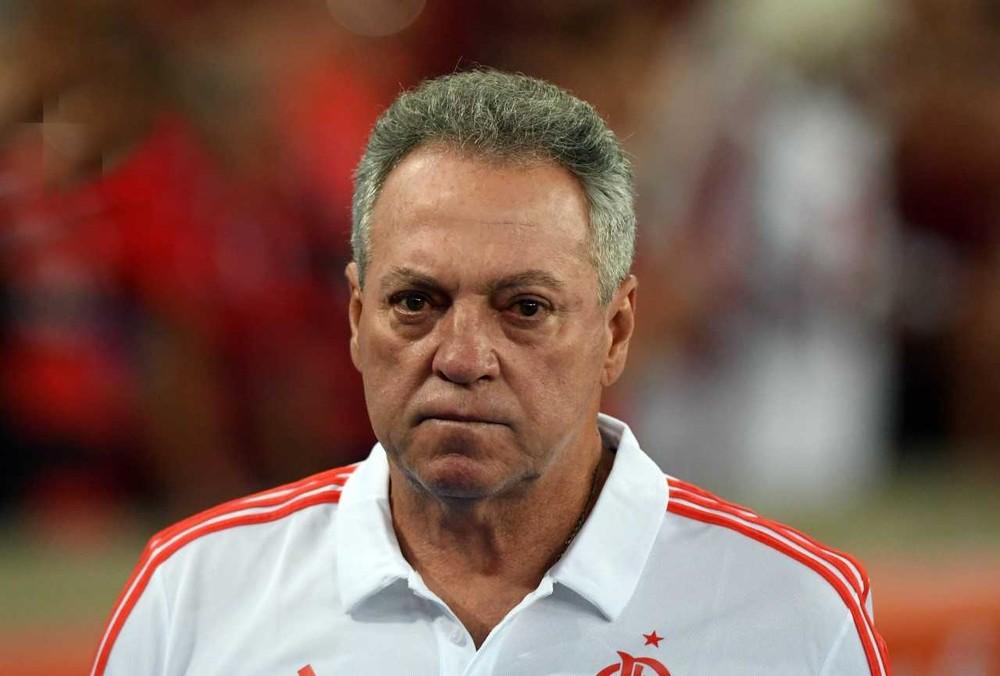 Punição a Abel é a mesma que gerou polêmica com Gallardo; Conmebol avalia retirá-la para 2020
