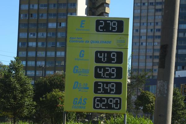 Em menos de cinco meses, combustíveis sobem até 11,2% no Paraná