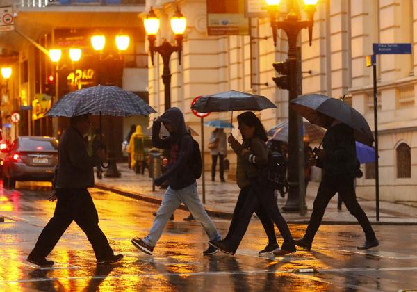 Paraná espera a chegada da primeira massa polar da estação