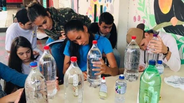 Professores da rede estadual criam metodologias práticas para motivar alunos