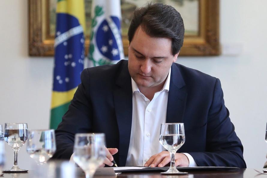 Proposta que acaba com a aposentadoria de ex-governadores é aprovada
