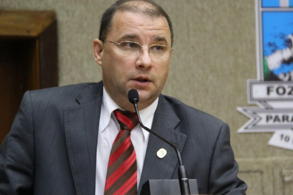 STJ mantém condenação de ex-vereador por contratar funcionário fantasma
