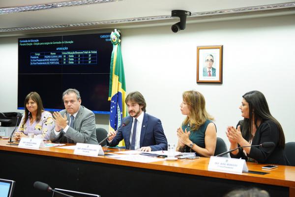 Tucano presidente da Comissão de Educação acusa MEC de promover 