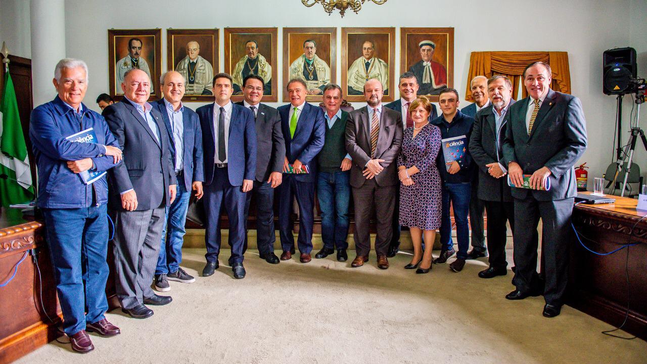UNILA, UFPR, UTFPR e IFPR discutem corte orçamentário com parlamentares do Paraná