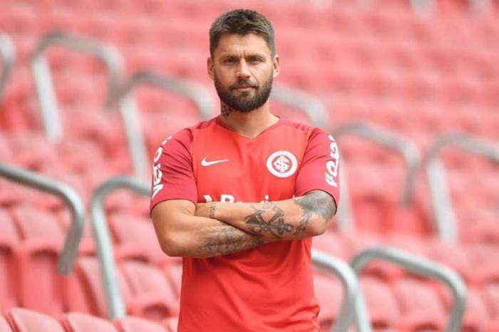 Sobis herda posição e tem missão de substituir Guerrero no Inter; veja o que muda no time