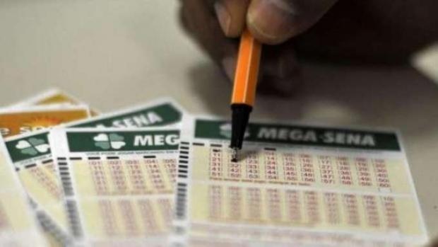 Deputado propõe que prêmio máximo da Mega-Sena seja de R$ 105 milhões