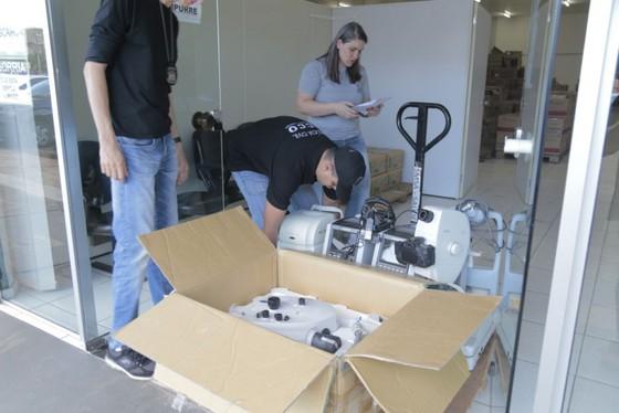 Equipamentos oftalmológicos recuperados pela polícia são entregues à prefeitura