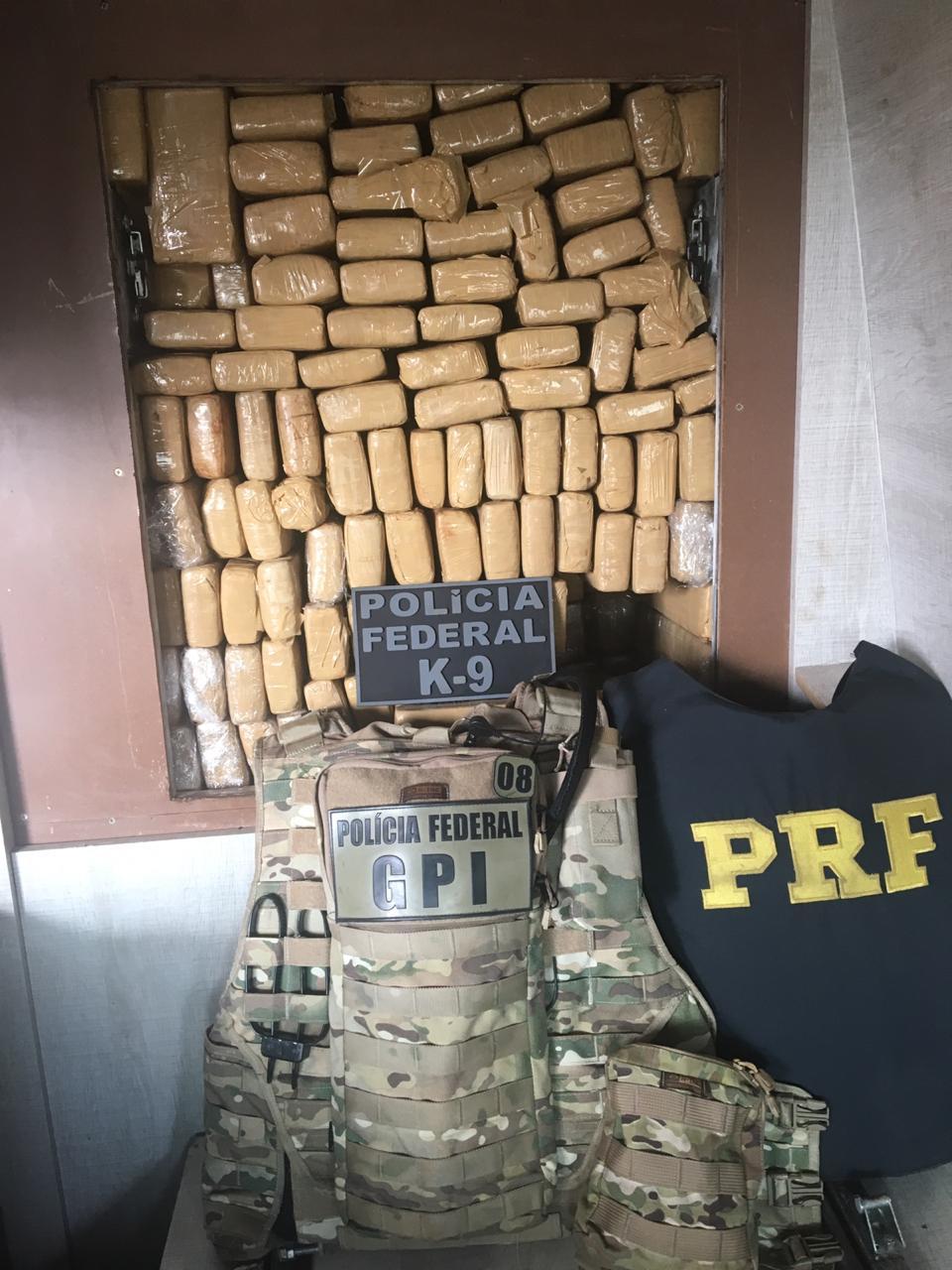 PRF apreende mais de 1,5 tonelada de maconha em van na BR-163