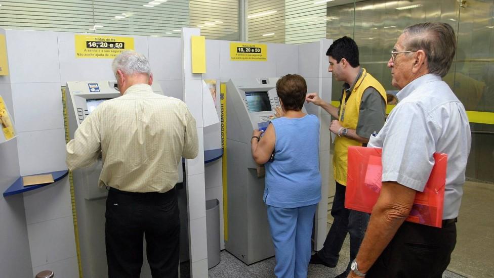 Pagamento da 1ª parcela do 13º dos aposentados começa nesta segunda