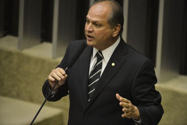 TRE anula cassação de deputados Ricardo Barros e Jonas Guimarães
