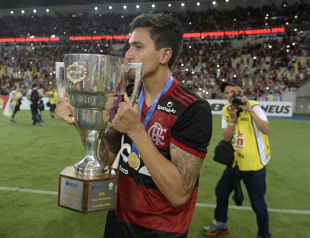 Flamengo ganha a cidade e encara como o primeiro passo para o mundo